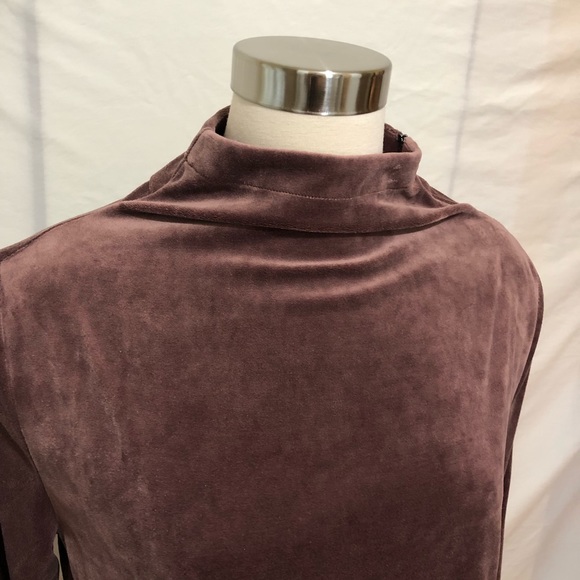 Velour turtleneck with zipper detail - Picture 2 of 3